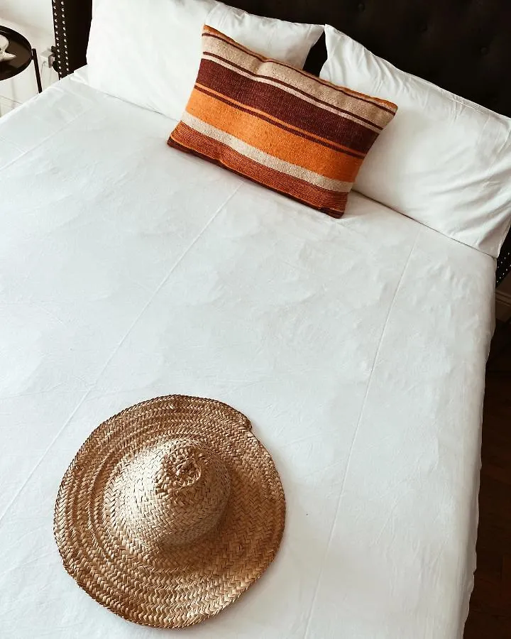 بيت ضيافة Kero Luxury Rooms كالياري