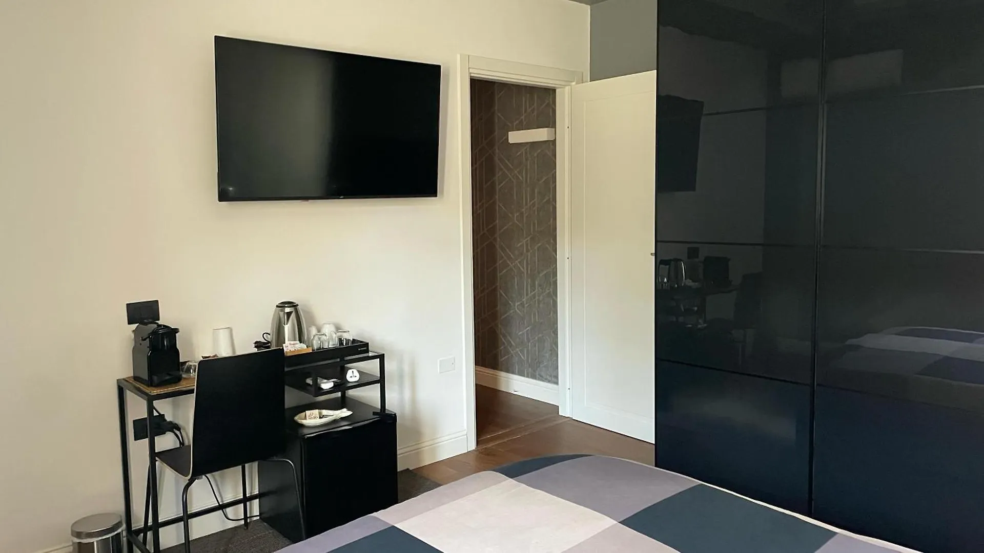 Kero Luxury Rooms كالياري 0*,  إيطاليا